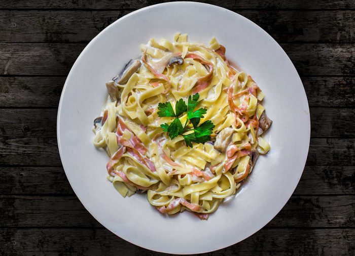 She packed her seven versalia